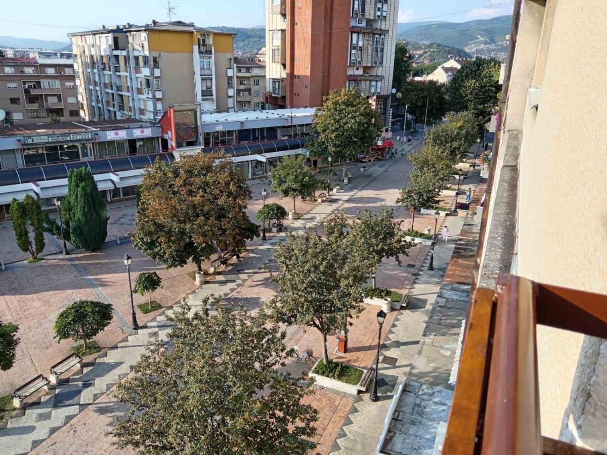 Red Square Apartment Pirot Luaran gambar