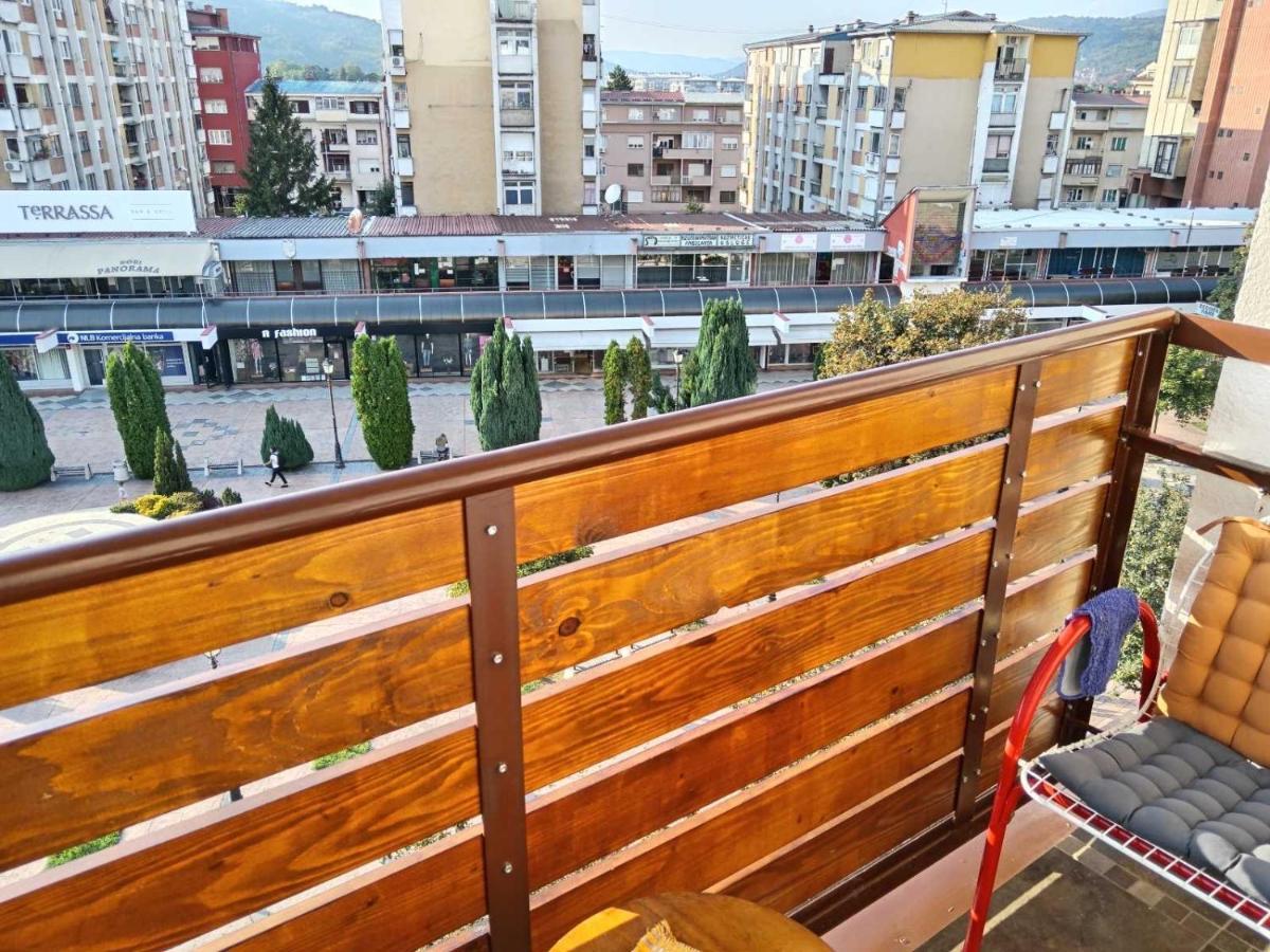 Red Square Apartment Pirot Luaran gambar