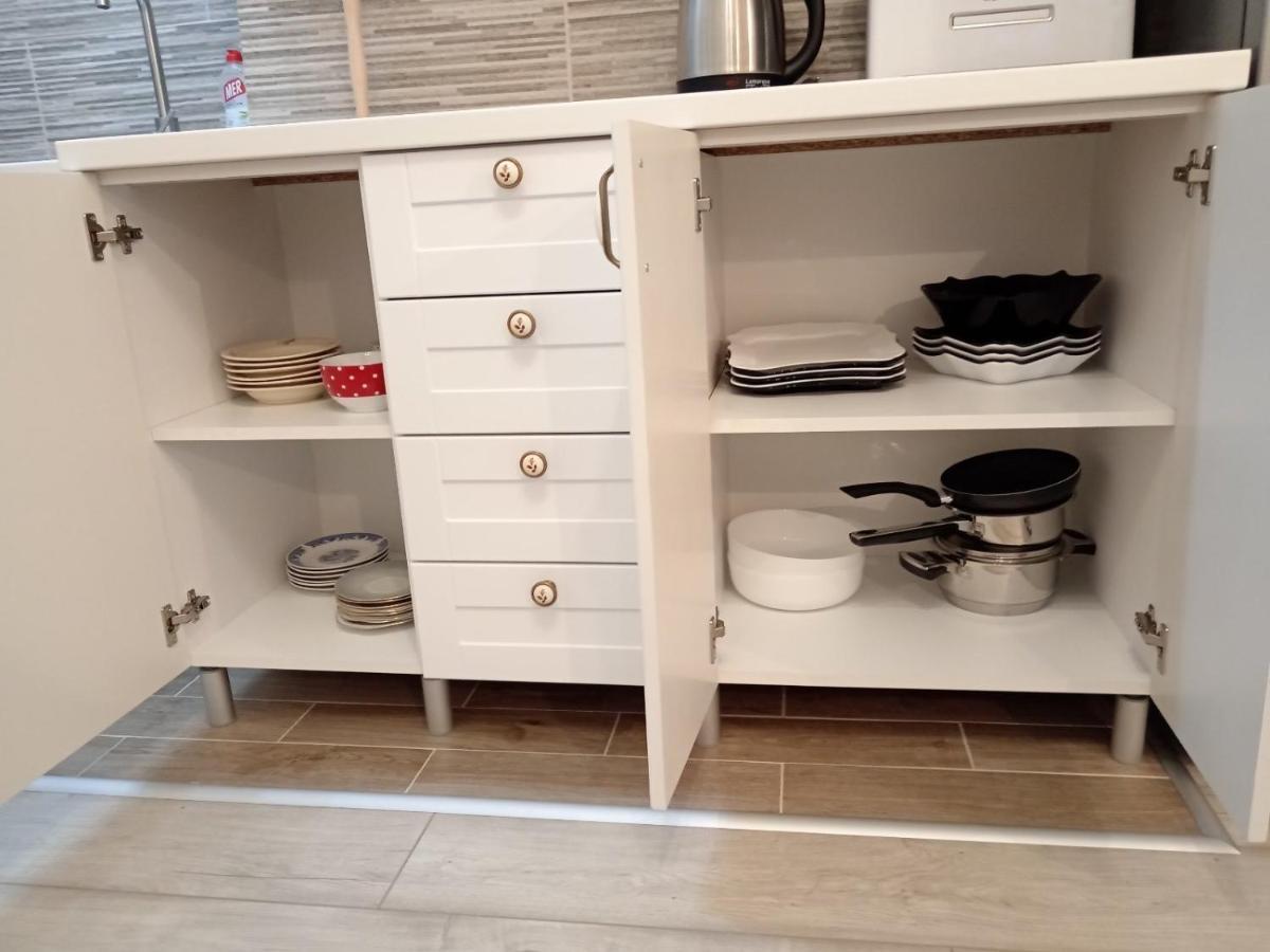 Red Square Apartment Pirot Luaran gambar