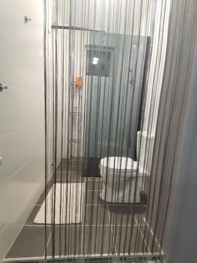 Red Square Apartment Pirot Luaran gambar