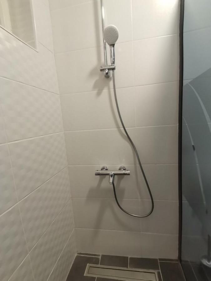 Red Square Apartment Pirot Luaran gambar