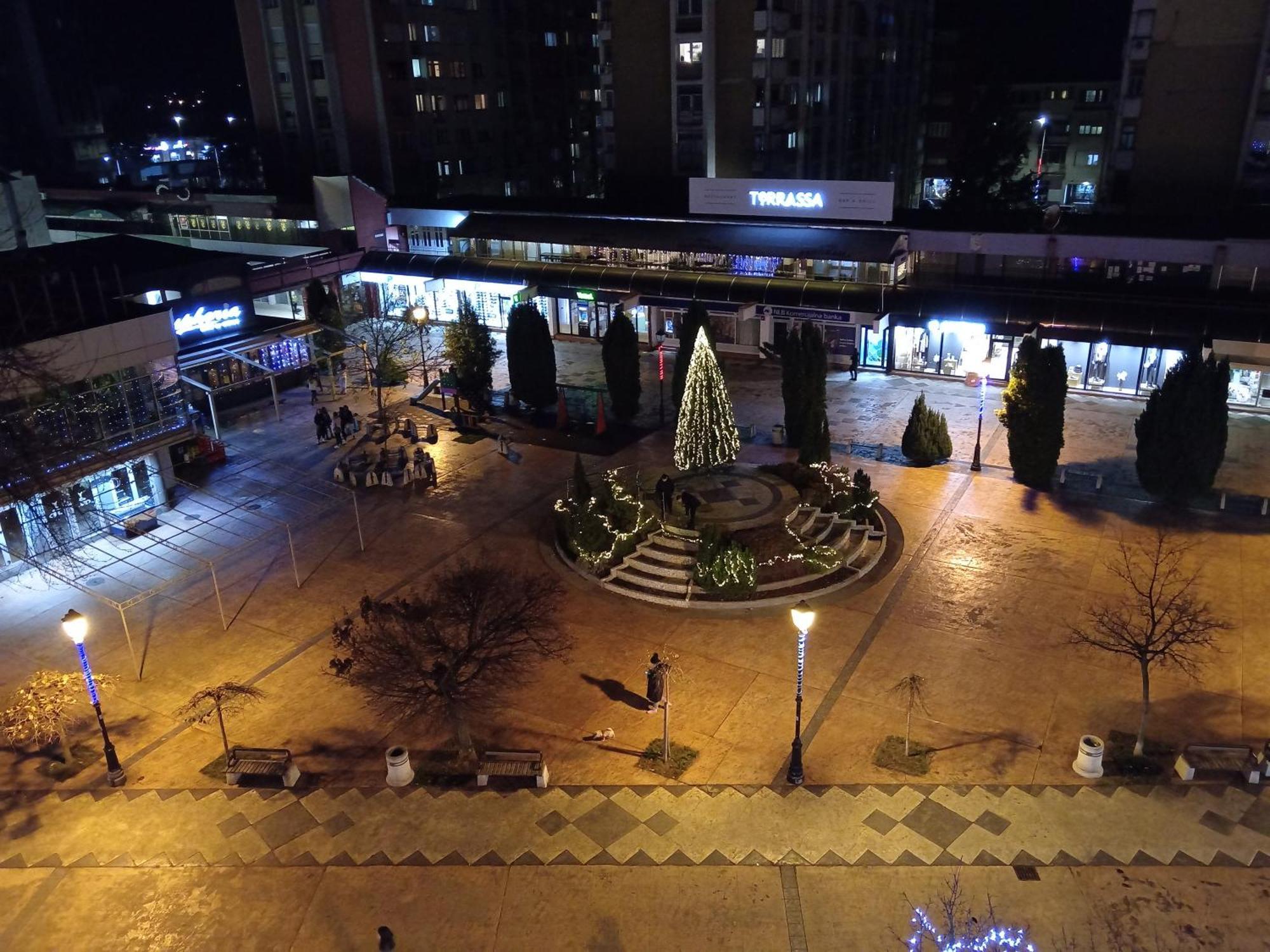 Red Square Apartment Pirot Luaran gambar